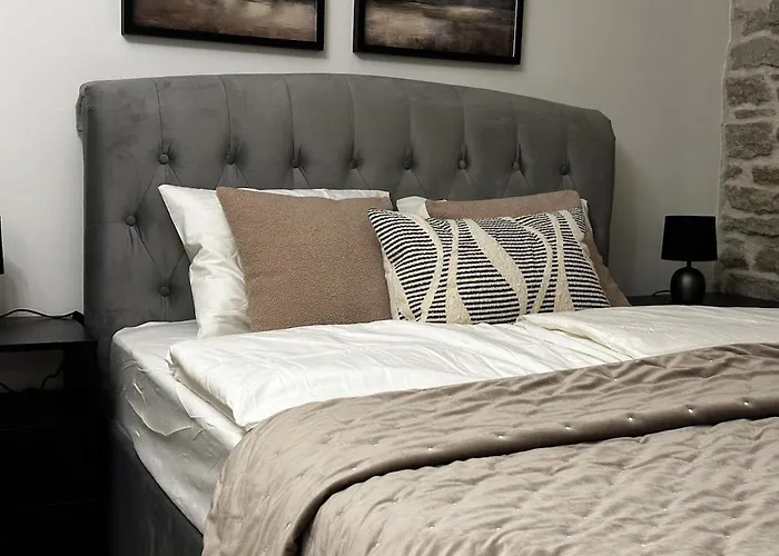 Old Town Design - 3 Min To Christmas Market *